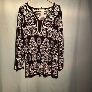 Women's Black and White Boho Print Tunic Top – Long Sleeve V-Neck Blouse